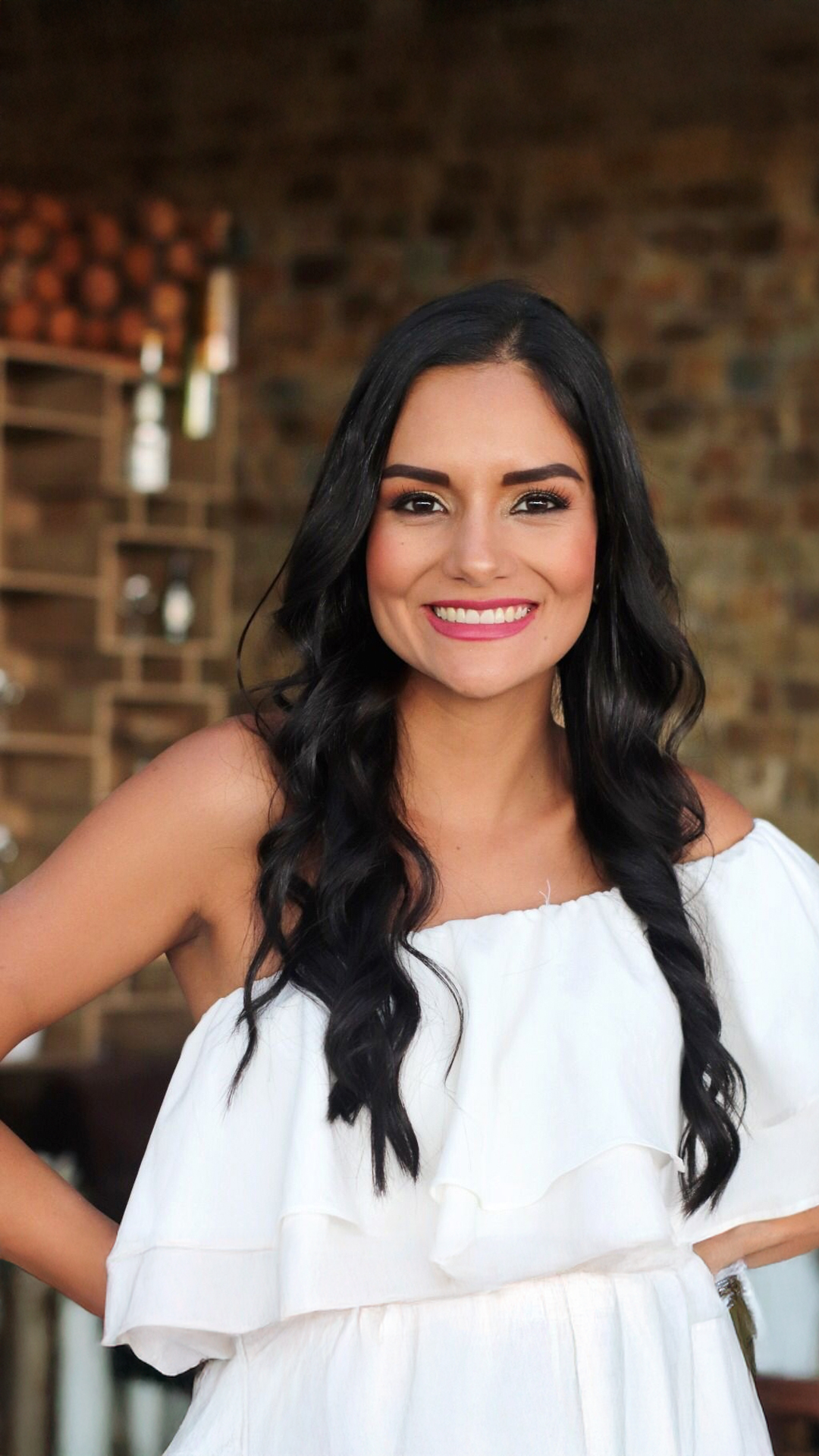 Ana La Colombiana Presenta